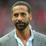 Rio Ferdinand hé lộ nỗi đau hậu sự nghiệp: Phải ngồi xe lăn vì di chứng bóng đá đỉnh cao 1