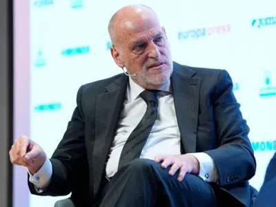 Chủ tịch La Liga Javier Tebas lên tiếng: “Barcelona không hề hối lộ trọng tài”