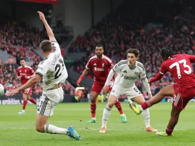 Liverpool Áp Đảo, Đánh Bại Fulham 2-0 Trong Đêm Diễn Mãn Nhãn