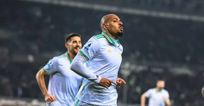 Malen trong màu áo Roma