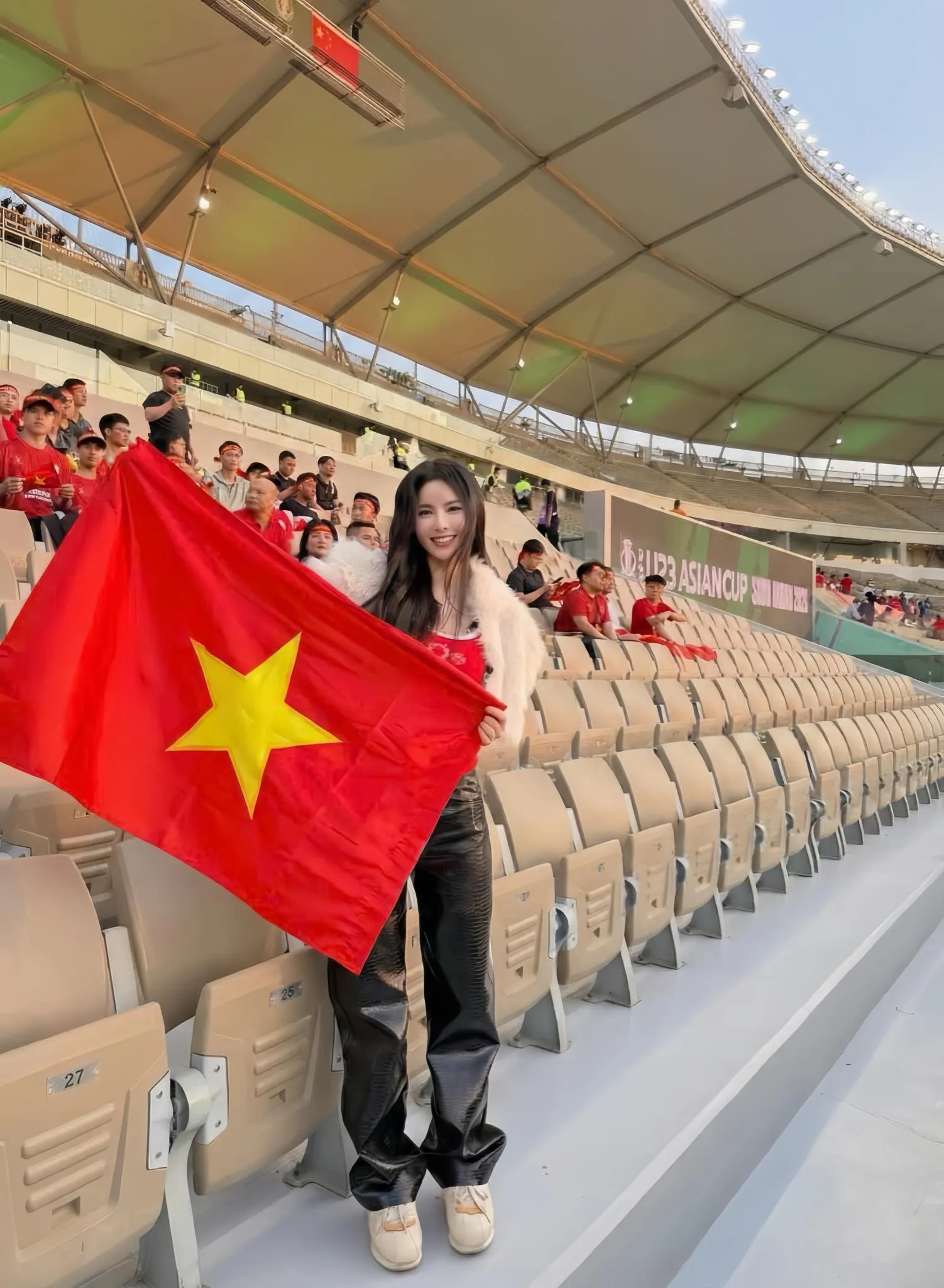 Phương Khánh Ly đi du lịch