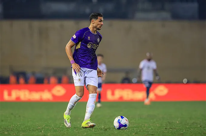 Hoàng Hên đang rất gần cơ hội lên ĐT Việt Nam - Ảnh: Minh Tuấn 