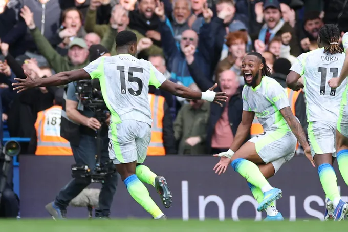 Man City thị uy sức mạnh với chiến thắng 3-0 trước Chelsea trước thềm đại chiến với Arsenal